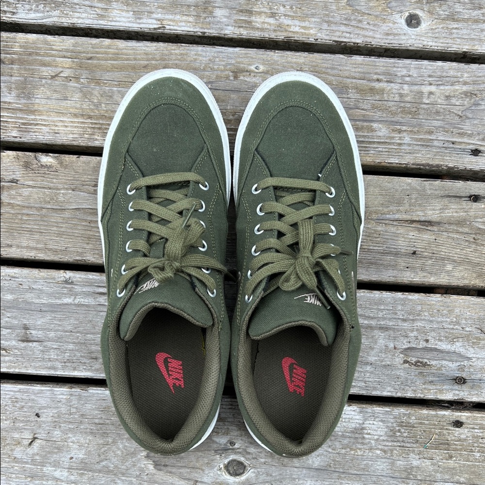 Nike Men's Olive Green Sneakers